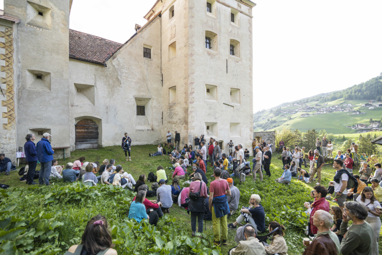 Angelo Plessas, The Meditation of All Beings, 2022. View at Castel Gardena, Selva Gardena. Commissioned by Biennale Gherdëina ∞. Ph. Tiberio Sorvillo