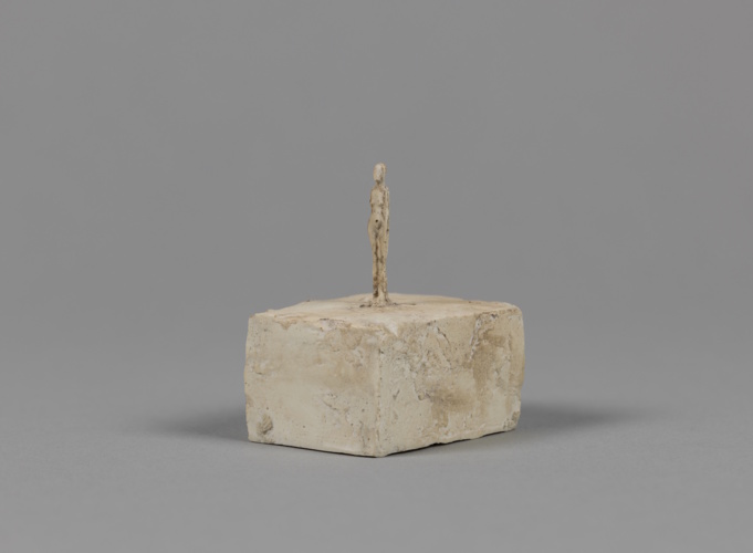 (S27) Alberto Giacometti, Toute petite figurine, vers 1937-39, plâtre, 4,50 x 3,00 x 3,80cm, coll. Fondation Giacometti Paris