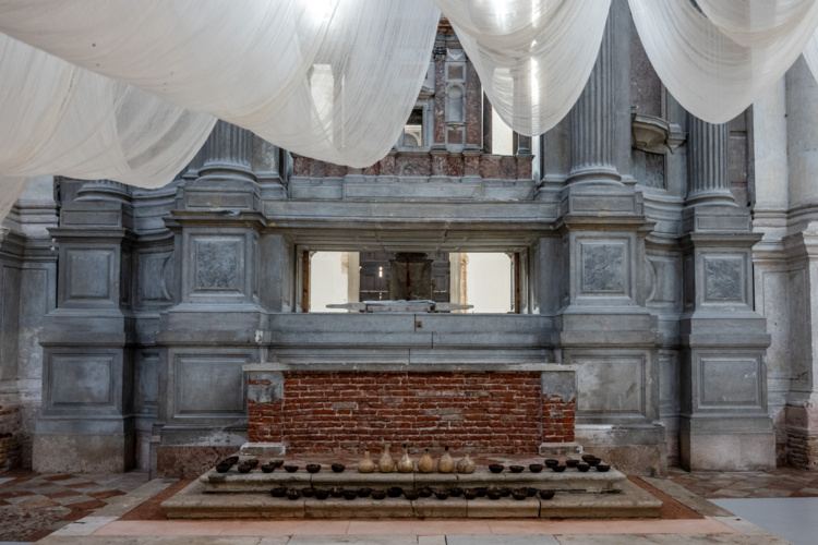 12_OS_Exhibition_“Re-Stor(y)ing Oceania”_Elisapeta Hinemoa Heta_Ph. Giacomo Cosua_C1330770