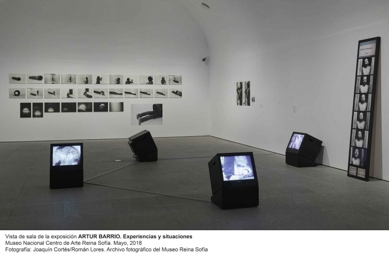 11-ARTUR BARRIO sala