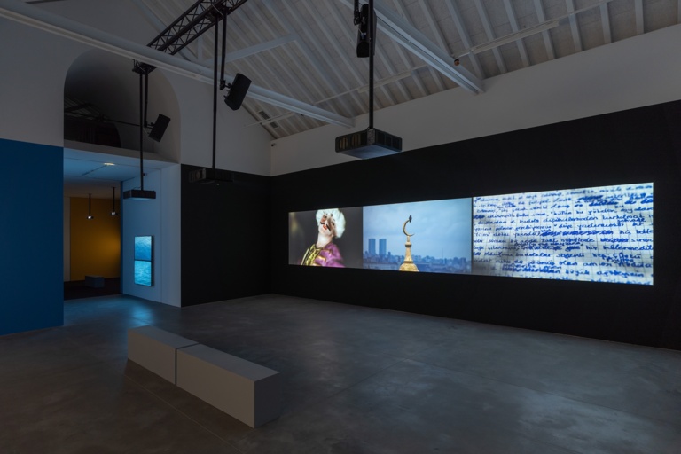 /application/files/thumbnails/medium/5417/4473/5279/Ali_Kazma_Lisbon-Istanbul._Two_Portraits_on_the_Edge._-_Installation_view_1_c_carbonara.st.jpg